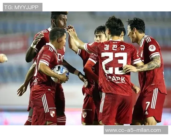 张佳玮分析乌度卡战术风格进攻防守兼备展现球队韧性与实力